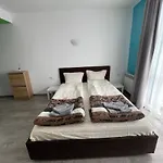 Zaraaparthotel アパートホテル 3*