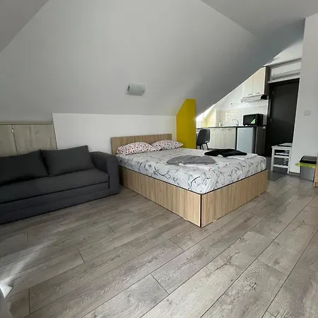 Ξενοδοχείο με διαμερίσματα Zaraaparthotel