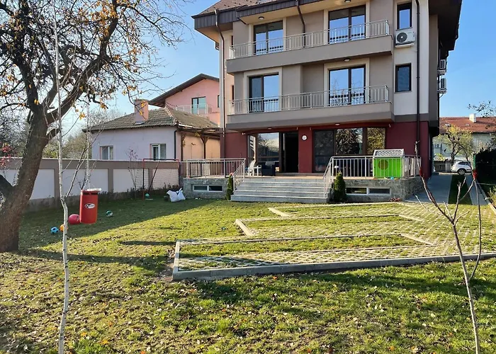 Zaraaparthotel Апартхотел 3*