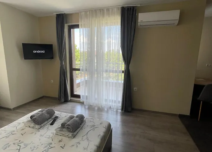 Zaraaparthotel Апартхотел 3*