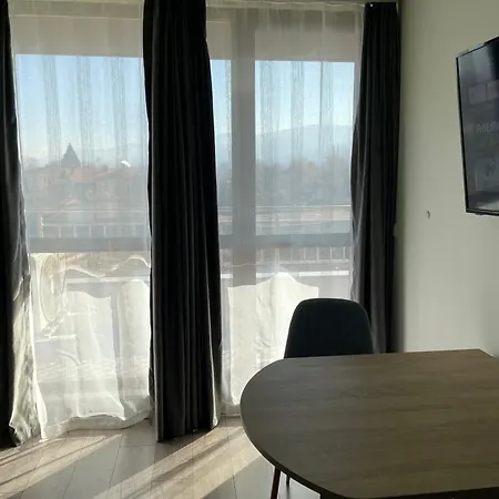 Zaraaparthotel 아파트호텔